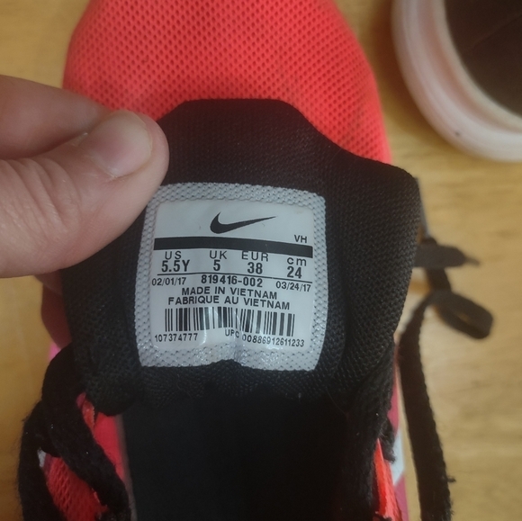 COPY - NiKE Revolution 3 Kids Girls size 5.5y multi pink - Picture 5 of 15